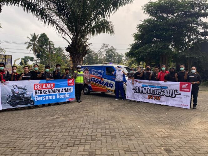 
Ajak Komunitas Honda #Cari_Aman, MPM Honda Jatim Edukasi Safety Riding