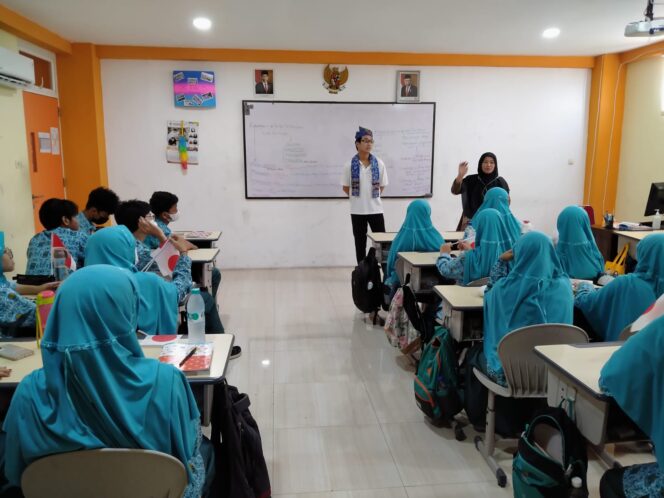 
Kedatangan Guest Teacher Jepang, Smamita Siap Berkolaborasi Kultur Budaya