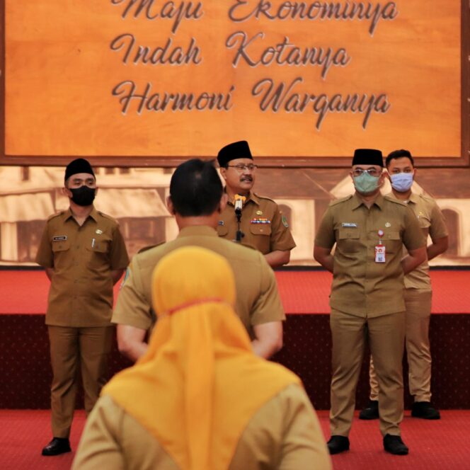 
Tata Sekolah, Gus Ipul Apelkan Seluruh Kepala SD-SMP