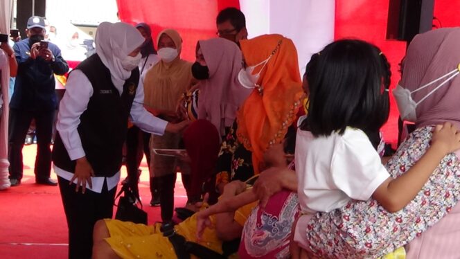 
Gubernur Khofifah Minta Program Perlindungan Sosial Dipercepat