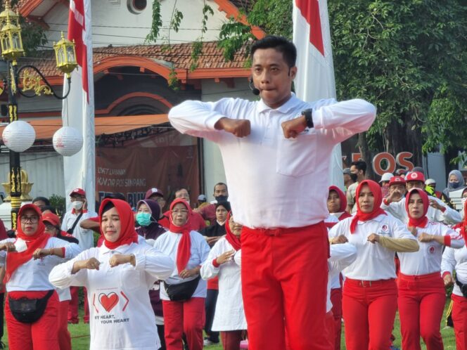 
IKA Unair Ajari Pertolongan Pertama untuk Orang yang Henti Jantung