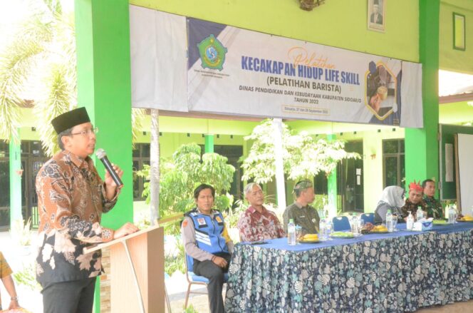 
Bupati Muhdlor Ajak Warga Survive di tengah Krisis Melalui Pelatihan Barista