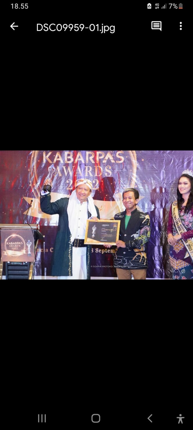 
Sukses Bangkitkan Ekonomi Kreatif Pasca Pandemi, Gus Irsyad Raih Kabarpas Awards 2022
