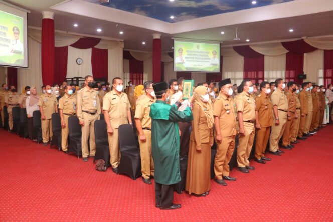 
Lantik Pejabat, Gus Ipul Tegaskan Jual Beli Jabatan Bukan Budaya Pemkot Pasuruan