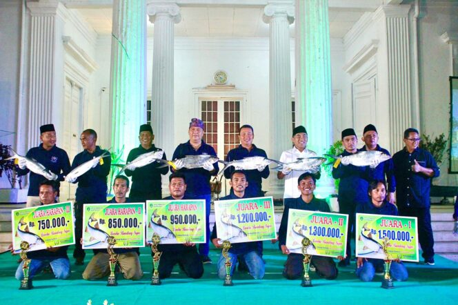 
Pemkot Pasuruan Gelar Festival Bandeng Jelak