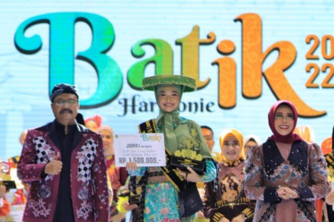 
Pemkot Pasuruan Gelar Festival Harmoni Batik 2022, Host Kabarpas Terpilih Juara 1