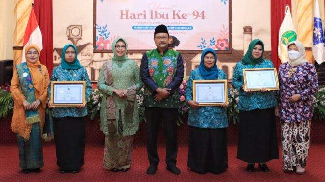 
Gus Ipul Ajak Masyarakat Dukung Kaum Perempuan untuk Maju