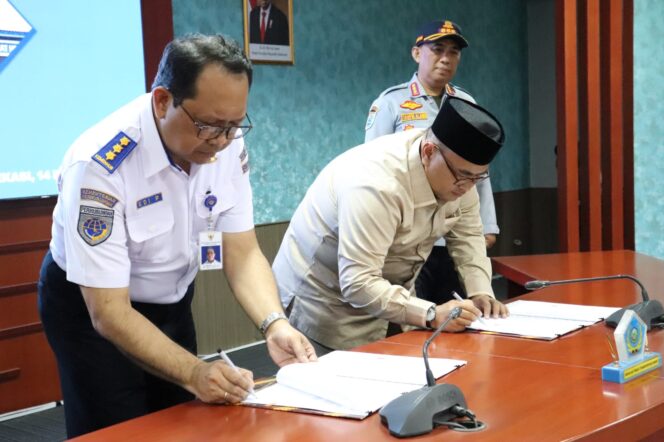 
Pemkab Probolinggo dan PTDI-STTD Teken MoU dan Perjanjian Kerjasama Pola Pembibitan