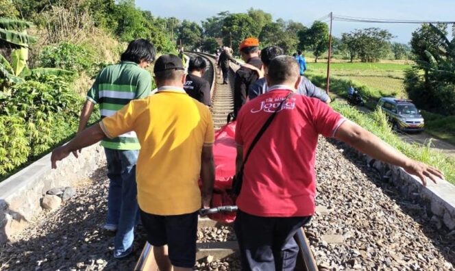 
Remaja Putri di Pasuruan Tewas Ditabrak Kereta