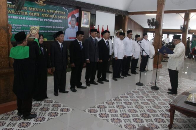 
Wabup Timbul Lantik Komisioner Baznas Kabupaten Probolinggo