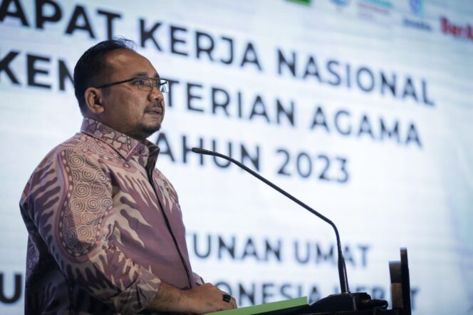 
Buka Rakernas Kemenag 2023, Gus Men: Hilangkan Praktik Korupsi!