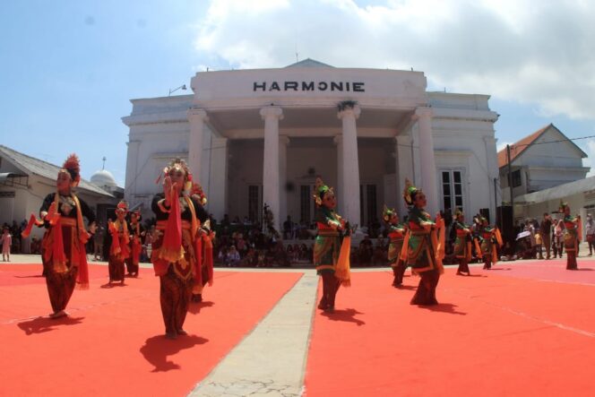 
34 Kelurahan Se-Kota Pasuruan Ramaikan Festival Lomba Tari