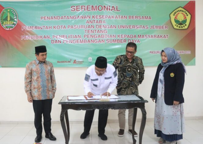 
Gus Ipul Sampaikan Kemajuan Sebuah Daerah Ditandai Majunya Sebuah Perguruan Tinggi