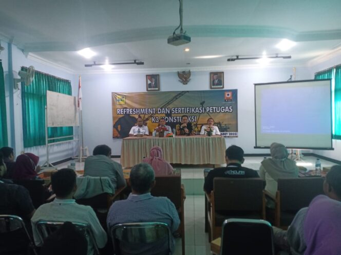 
PII Probolinggo Gelar Refreshment dan Sertifikasi Kompetensi Kerja Petugas K3 Konstruksi