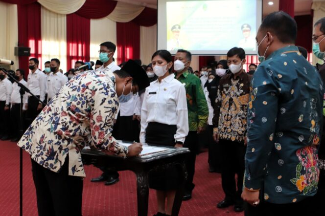 
Puluhan ASN di Kota Pasuruan Resmi Terima SK