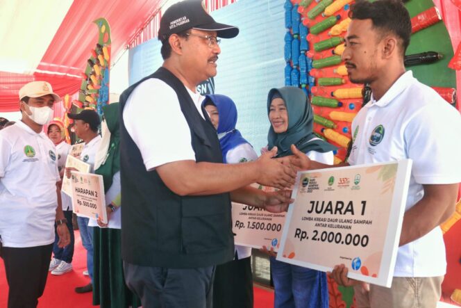 
Wali Kota Pasuruan Minta Pengusaha dan Masyarakat Ikut Bantu Pemerintah Kurangi Sampah Plastik