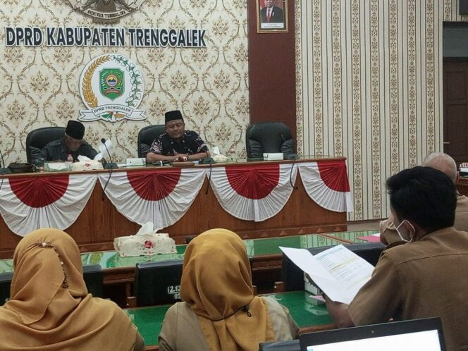 
Panggil Beberapa OPD, Komisi I DPRD Trenggalek Evaluasi APBD 2022 dan Pelaksanaan APBD 2023