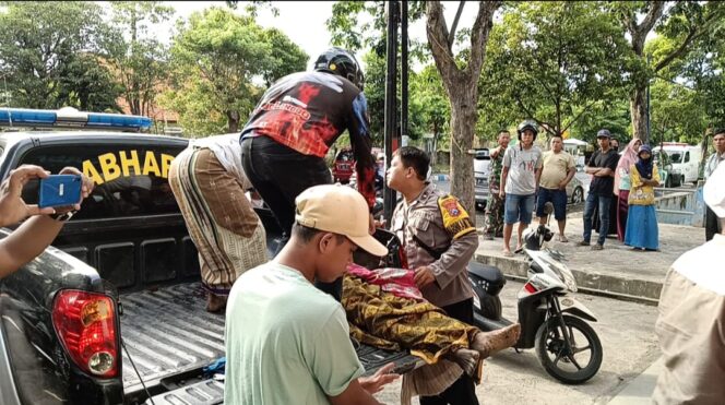 
Pikap Ditabrak Kereta Api, 3 Orang Meninggal Dunia