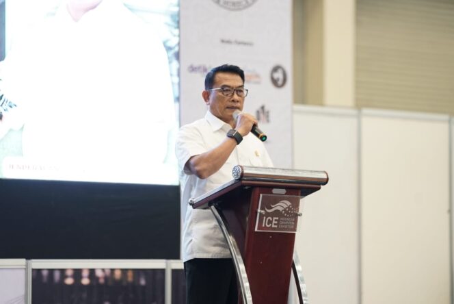 
Dukung Digitalisasi UMKM, Moeldoko Ingatkan Agar Teknologi Tak Gantikan Tenaga Kerja