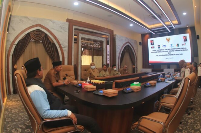 
Gus Ipul Ikuti Rakor Pemberantasan Korupsi dan Peluncuruan Indikator MCP