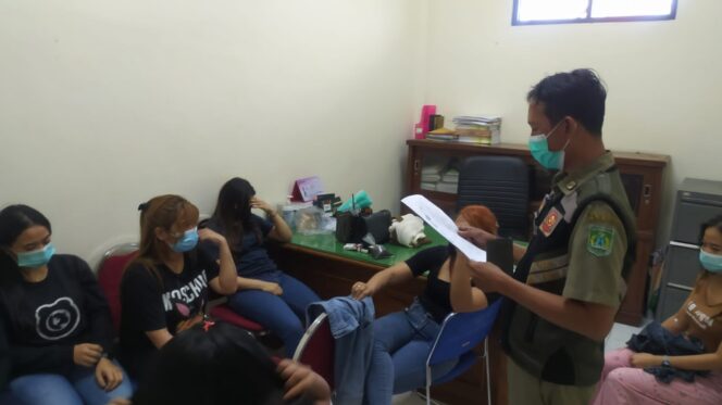 
8 PSK Diamankan Satpol PP Kabupaten Pasuruan Saat Mangkal