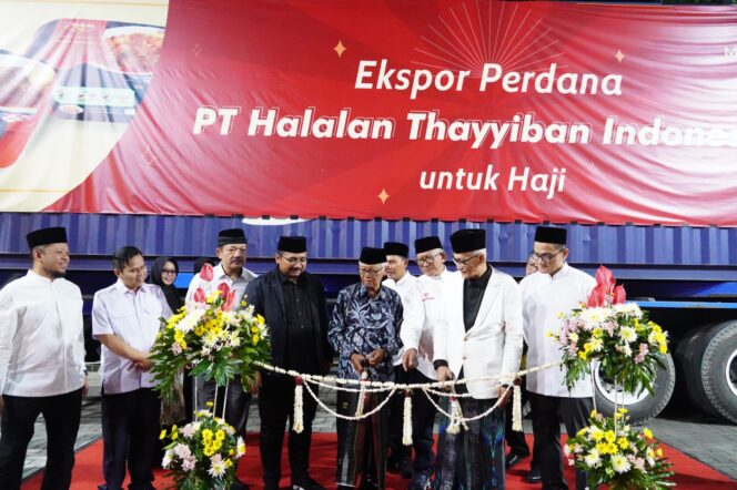 
Gusmen Lepas Ekspor Perdana Makanan Siap Saji Jemaah Haji ke Saudi