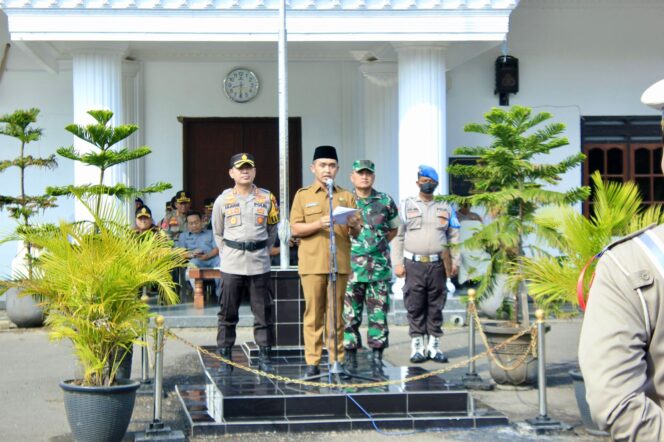 
Mas Adi Sampaikan Amanat Kapolri saat Pimpin Apel Gelar Pasukan Ketupat 2023