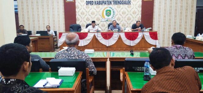 
Komisi III DPRD Trenggalek Sebut Dinas PUPR Kurang Kenceng Realisasi APBD 2023