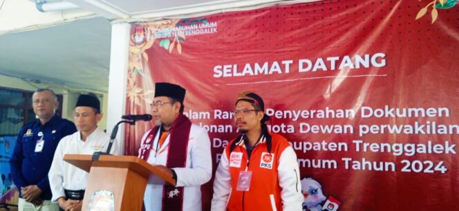 
Daftarkan Bacaleg ke KPU, PKS Trenggalek Targetkan Bisa Usung Bacabup Sendiri