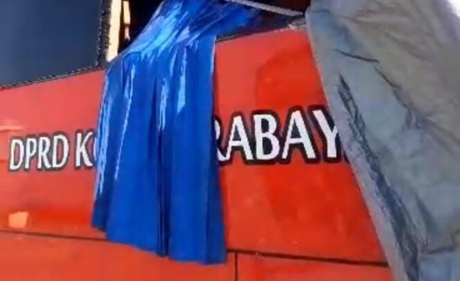 
Bus DPRD Surabaya Alami Kecelakaan di Tol Pasuruan