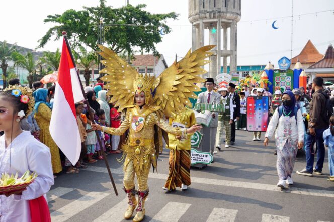 
Meriahnya Karnaval Budaya di Kota Pasuruan