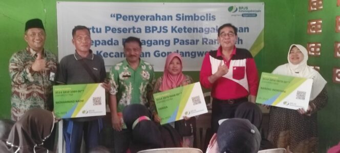 
Pedagang Pasar Gondangwetan Kini Terlindungi BPJS Ketenagakerjaan