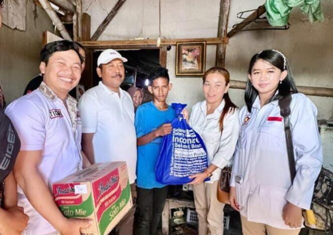 
Srikandi BHS Bersama Kader Gerindra Gercep Bantu Warga Kurang Mampu