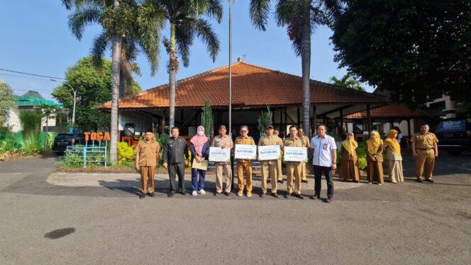 
BPJamsostek Pandaan Salurkan Manfaat Kematian Rp 237 Juta dan Beri Penghargaan untuk Sejumlah Desa di Purwosari