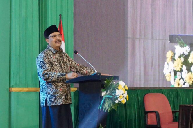 
Hadiri Wisuda SD NU Kota Pasuruan, Gus Ipul Katakan Bahagia Jadi Kunci Untuk Raih Kesuksesan