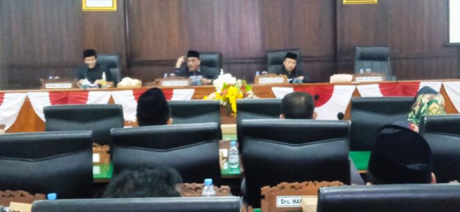
DPRD Trenggalek Paripurnakan Jawaban Bupati atas PU Fraksi untuk LPj 2022