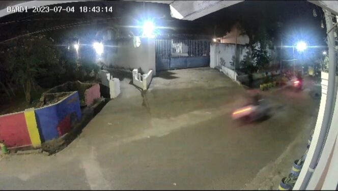 
Maling Motor di Pasuruan Beraksi Saat Adzan Isya Berkumandang