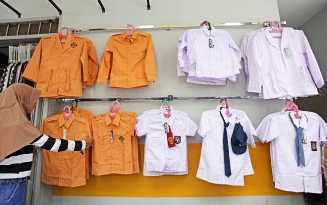 
Pembagian Kain Seragam Gratis Bagi Siswa SD SMP di Kota Blitar Molor