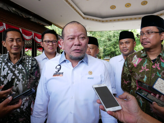 
La Nyalla Tekankan Otonomi Desa Wujudkan Kesejahteraan Masyarakat 