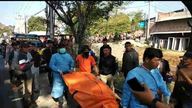 
Wanita di Pasuruan Ditemukan Tewas Terbakar dalam Warung