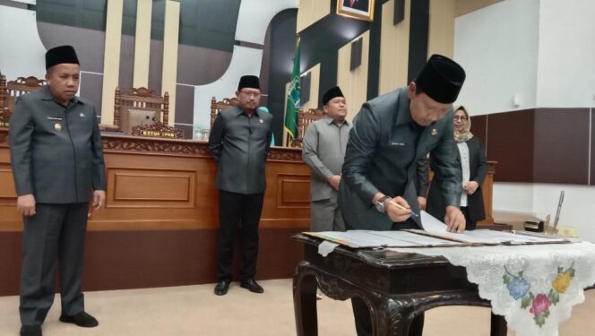 
KUA-PPAS 2024 Kabupaten Pasuruan Disahkan