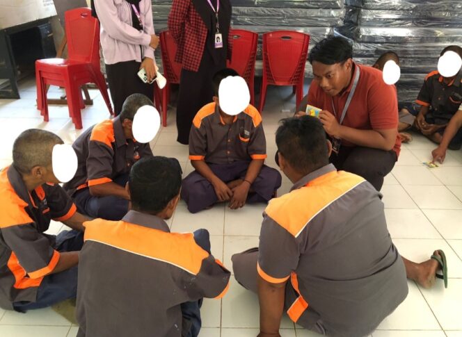 
Mahasiswa Prodi KESOS UMM Gelar Problem Solving with Puzzle di UPT RSBL Pasuruan