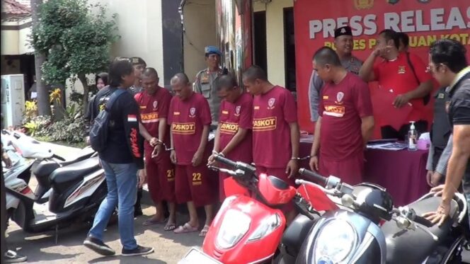 
Polres Pasuruan Kota Bekuk Komplotan Curanmor di Sejumlah TKP