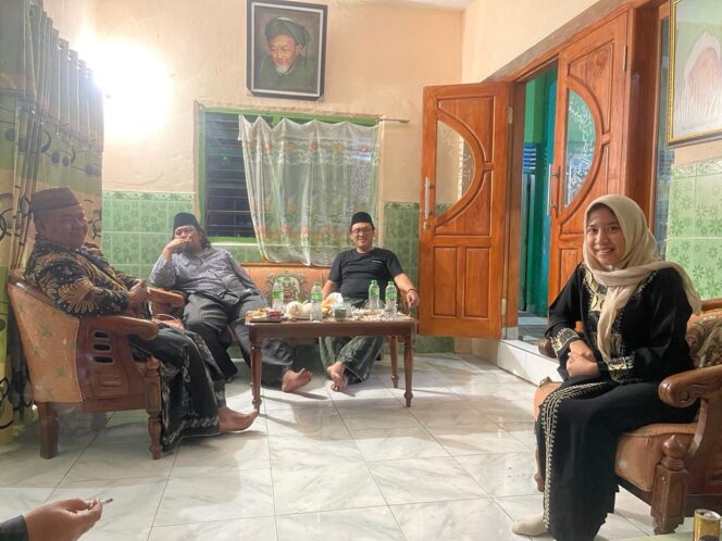 
Minta Doa Restu, Ghina Rabbani Wasisto Sowan Ulama Kota Pasuruan