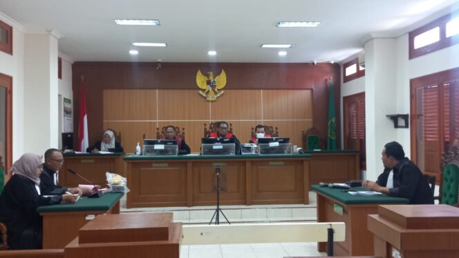 
Berbelit, Keterangan 2 Saksi Sopir Truk Soal Dugaan Penimbunan Solar di Pasuruan Tidak Sesuai BAP