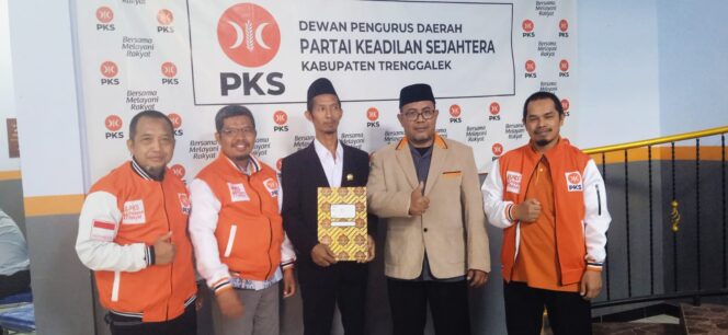 
PKS Trenggalek : Kali Pertama Kader dari Munjungan Jadi Anggota Dewan