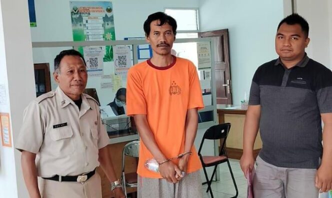 
Polisi Masih Tunggu Hasil Periksa Kejiawaan Anak Bunuh Bapaknya Sendiri di Pasuruan