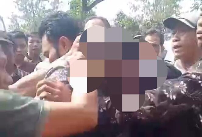 
Kepergok Curi Motor, Pria Asal Situbondo Dihajar Warga hingga Nyonyor