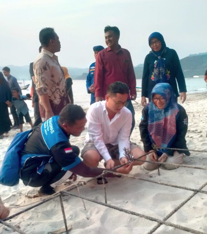 
Bupati Trenggalek Mas Ipin Resmikan Laboratorium Lapangan Pengelolaan Sumberdaya Pesisir