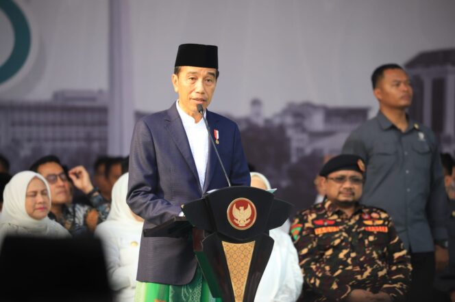 
Jadi Pembina Apel Hari Santri 2023, Presiden Jokowi Sebut Santri Pilar Kekuatan Bangsa